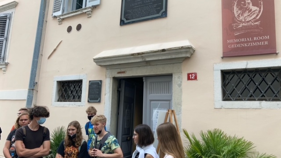 image15